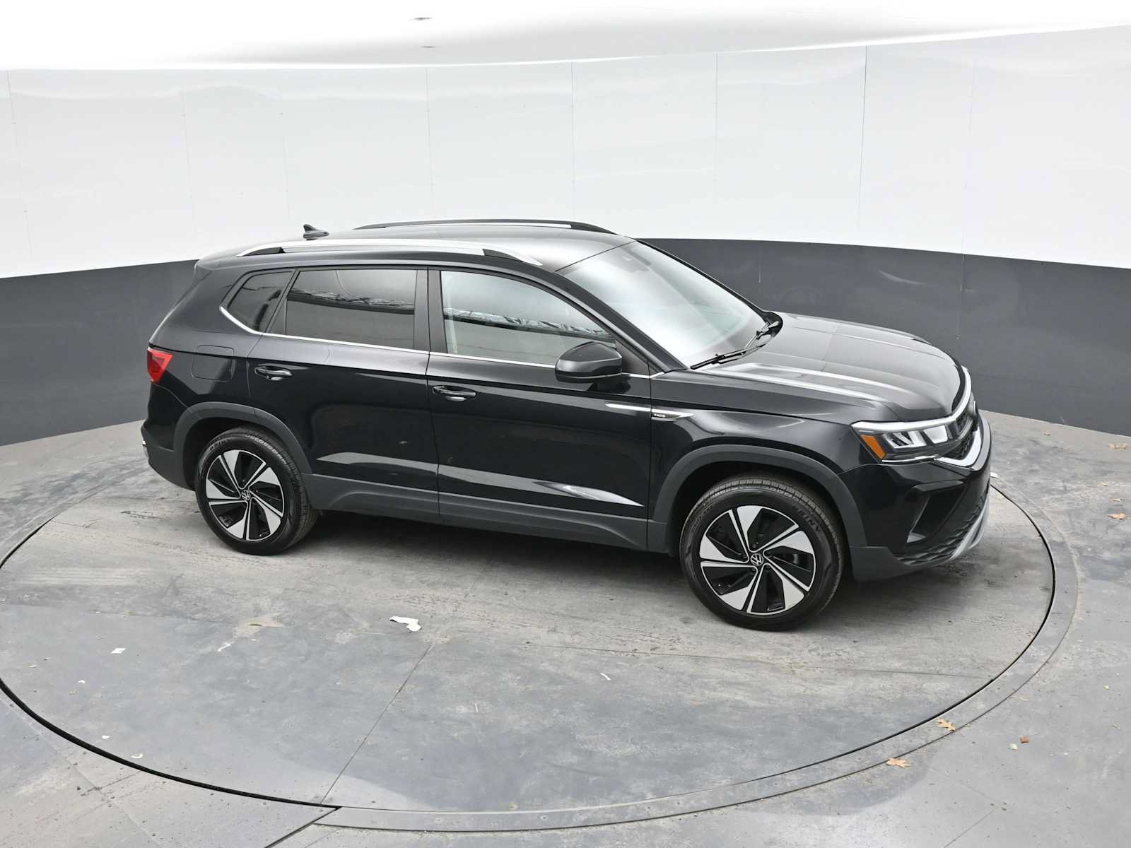 Used 2024 Volkswagen Taos SE AWD/4WD image 34
