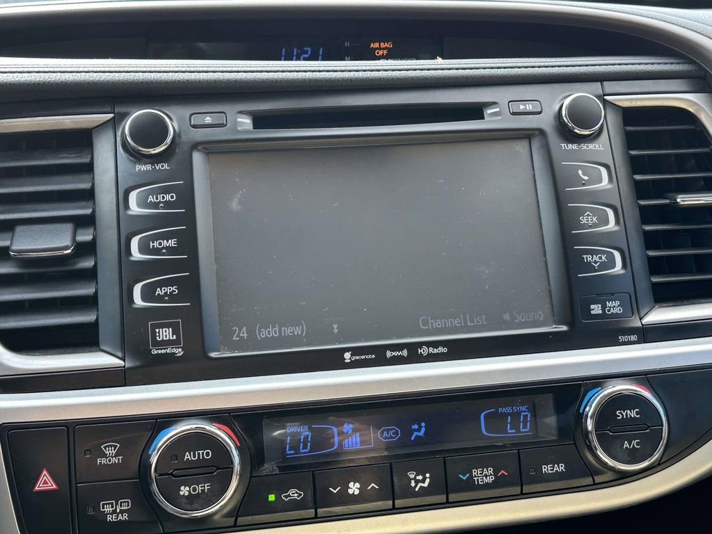 Used 2018 Toyota Highlander Limited Platinum image 21