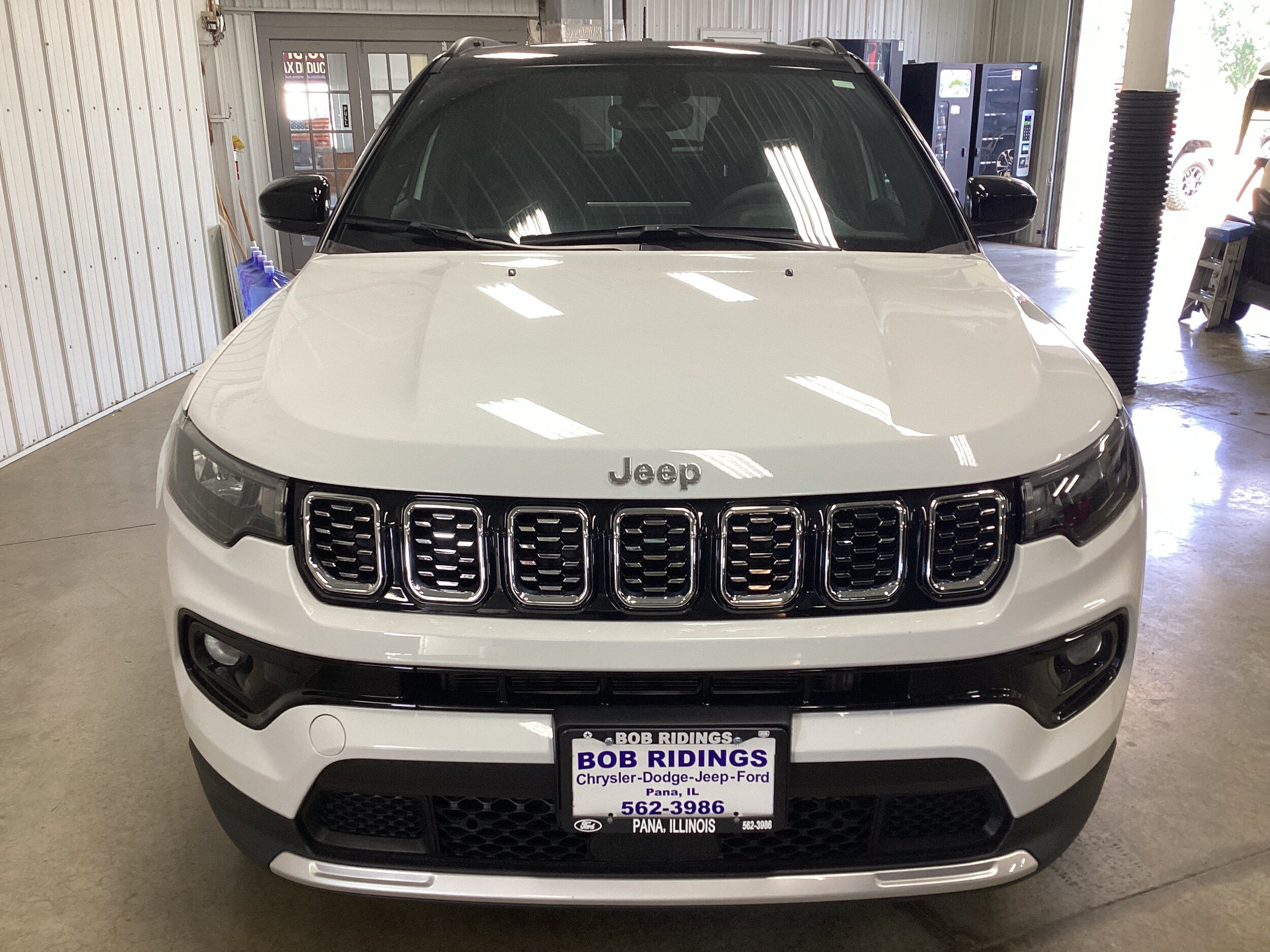 Used 2025 Jeep Compass Limited AWD/4WD image 8
