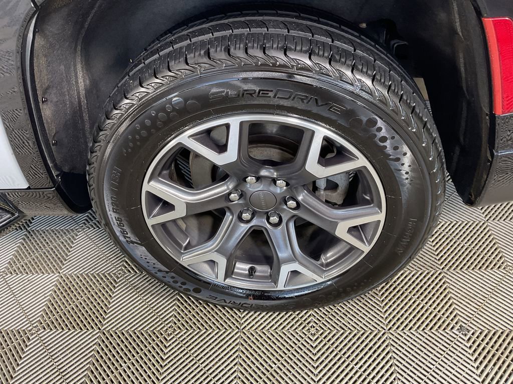 Used 2024 Jeep Wagoneer Series III w/ Flexible Seating Group image 6