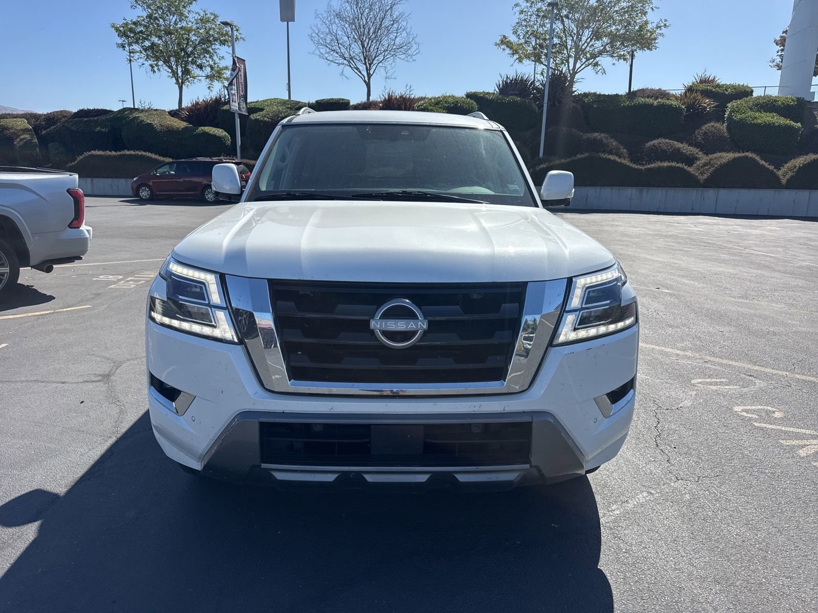 Used 2024 Nissan Armada SL w/ Captain's Chairs Package RWD image 2