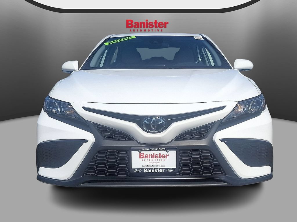 Used 2024 Toyota Camry SE FWD image 2