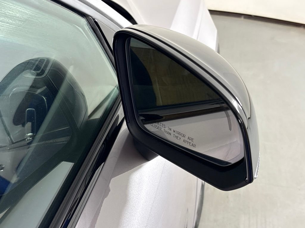 Used 2026 Volvo XC40 B5 Plus AWD/4WD image 13
