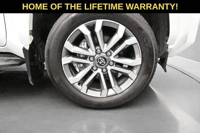 Used 2025 Toyota 4Runner Limited AWD/4WD image 44