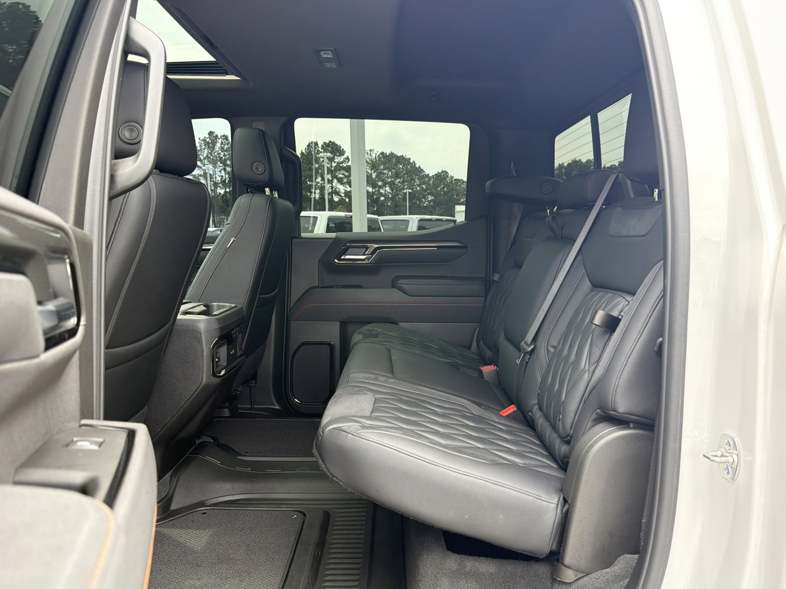 Used 2025 GMC Sierra 1500 AT4 w/ AT4 Premium Package AWD/4WD image 29
