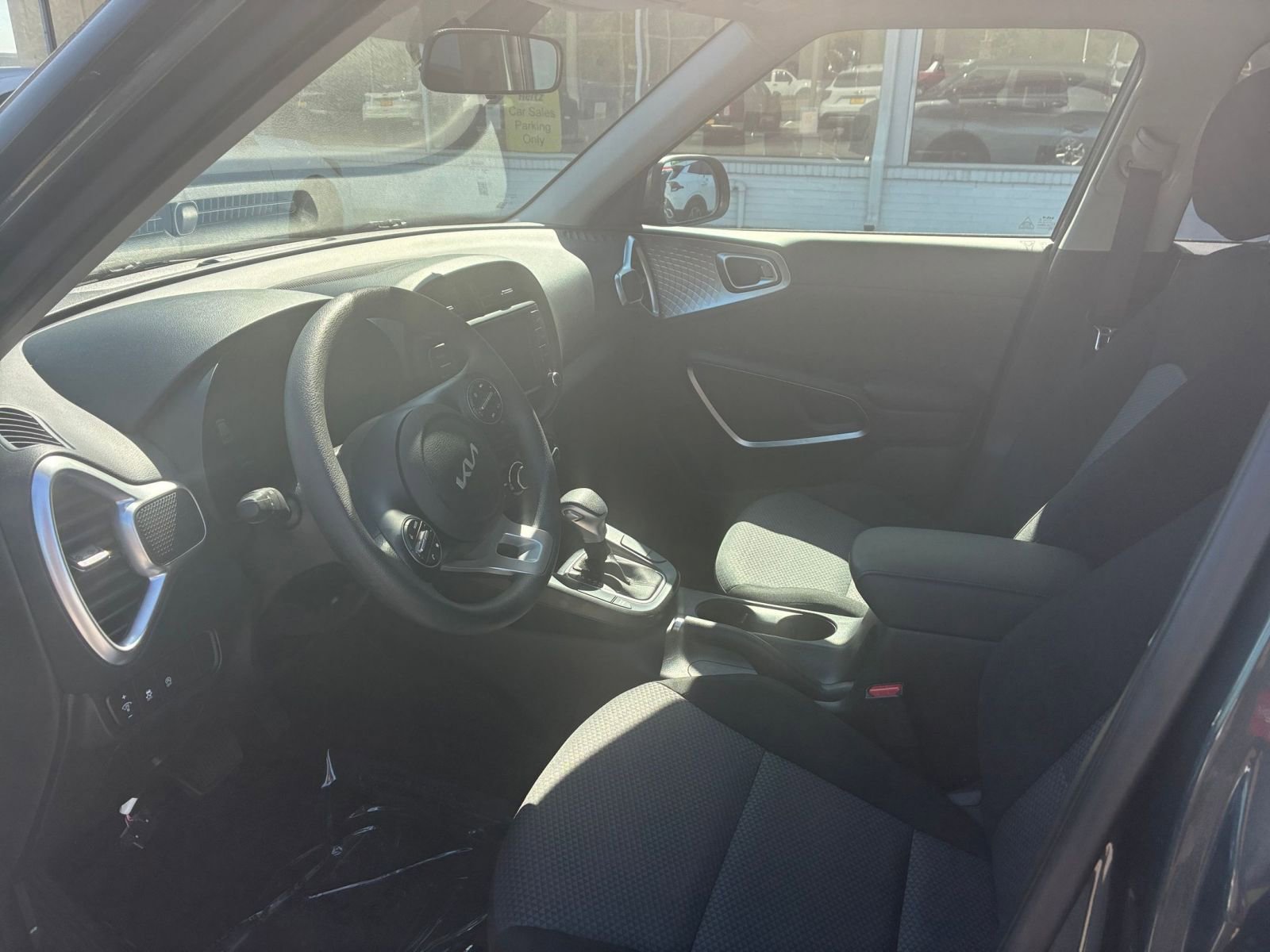 Used 2025 Kia Soul LX w/ LX Technology Package FWD image 22
