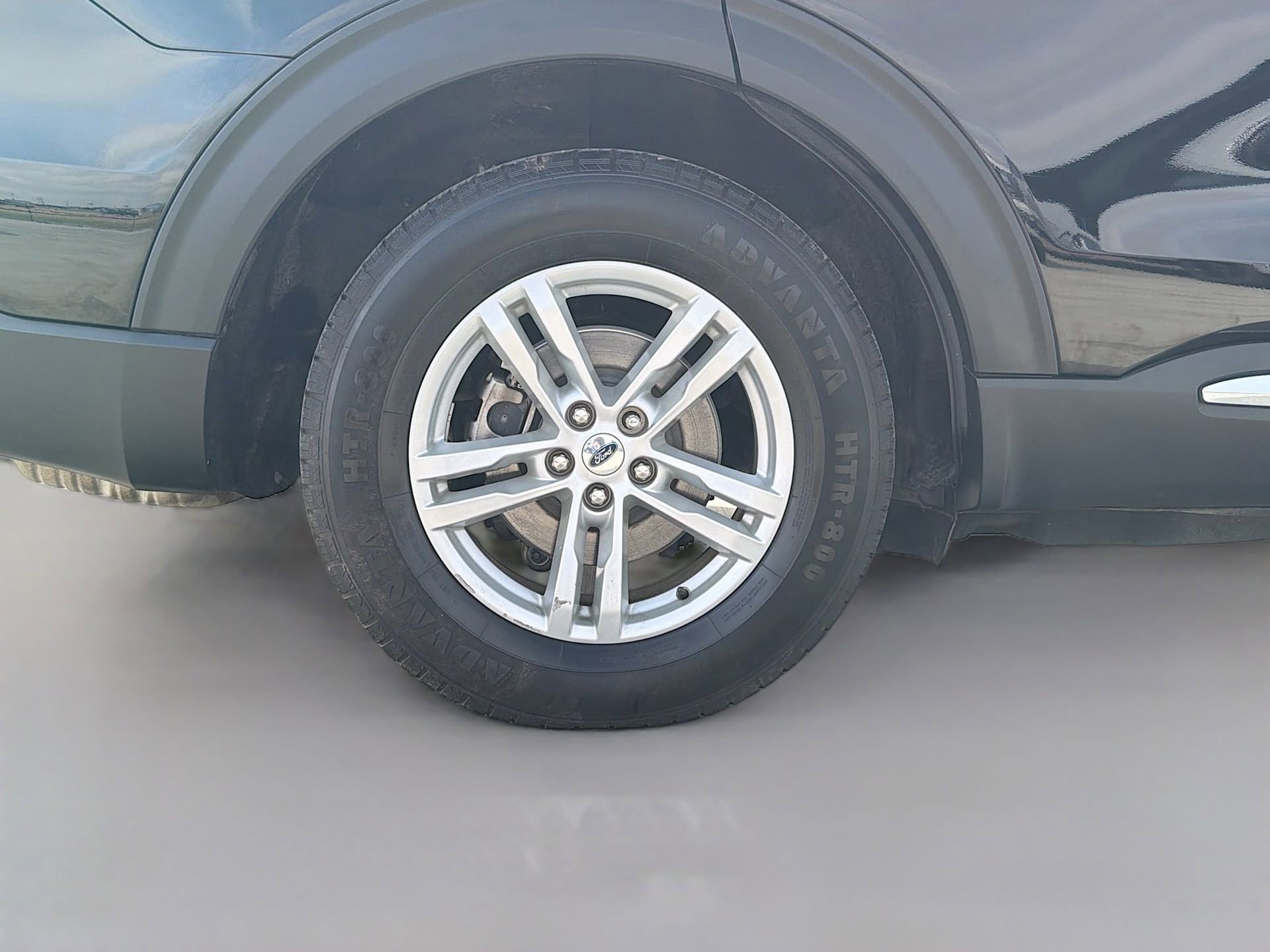 Used 2021 Ford Explorer XLT w/ Equipment Group 202A RWD image 36