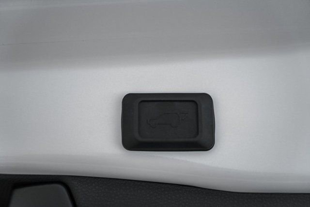 Used 2024 Toyota RAV4 XLE image 9