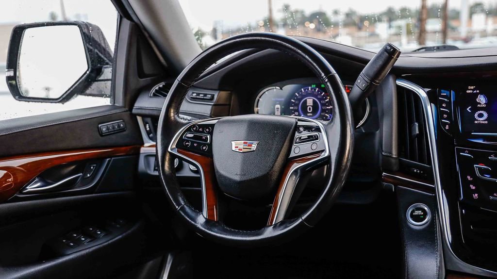 Used 2018 Cadillac Escalade ESV Premium Luxury image 18