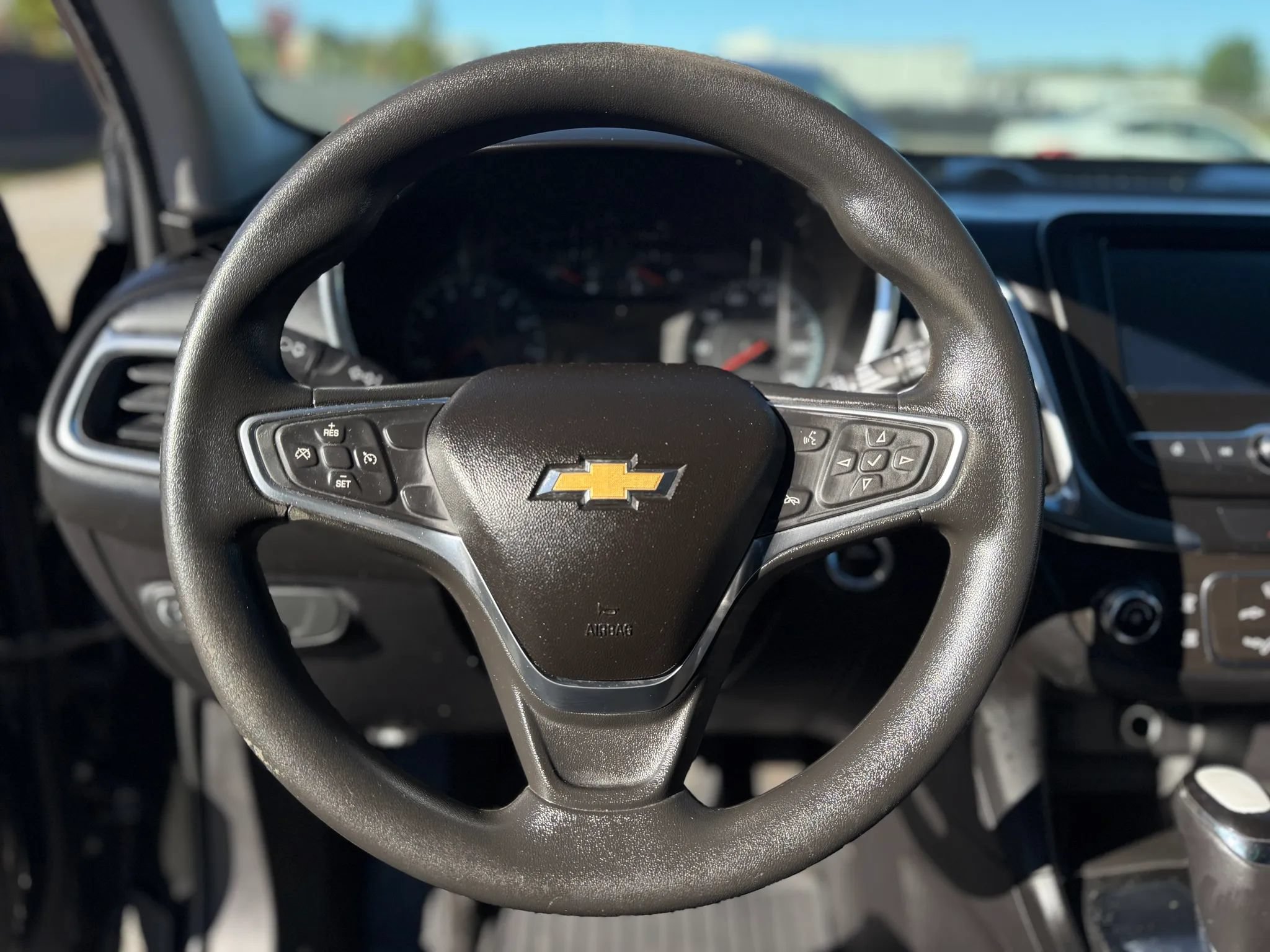 Used 2018 Chevrolet Equinox LT FWD image 24