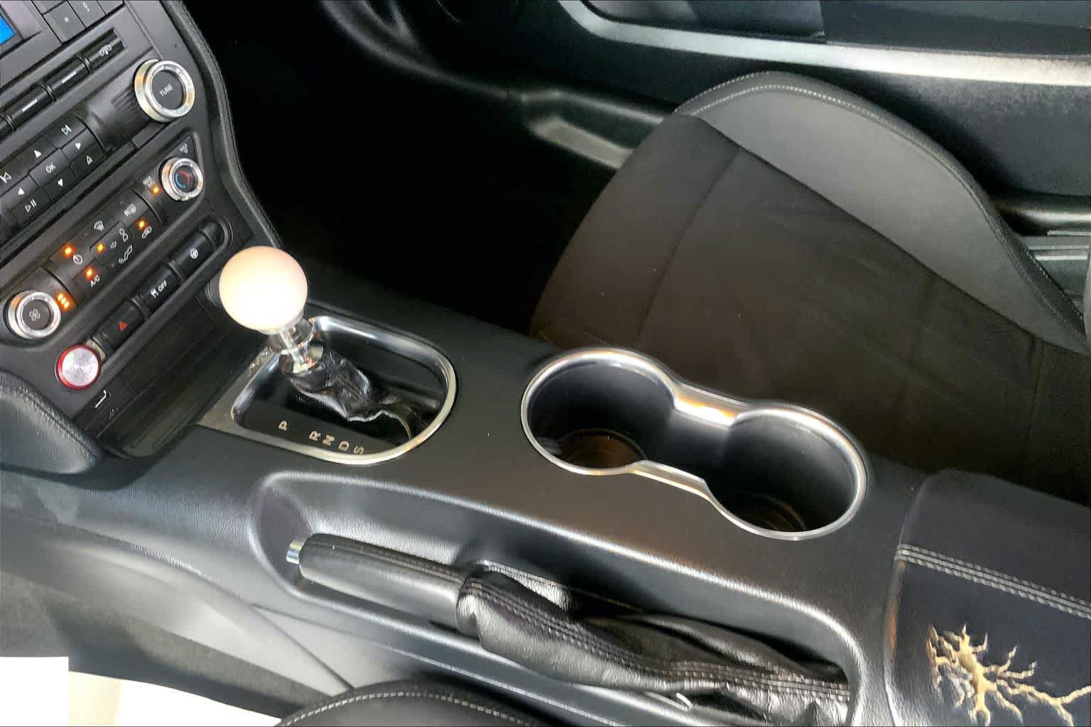 Used 2018 Ford Mustang Coupe RWD image 13