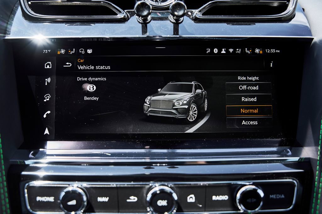 Used 2025 Bentley Bentayga AWD/4WD image 83