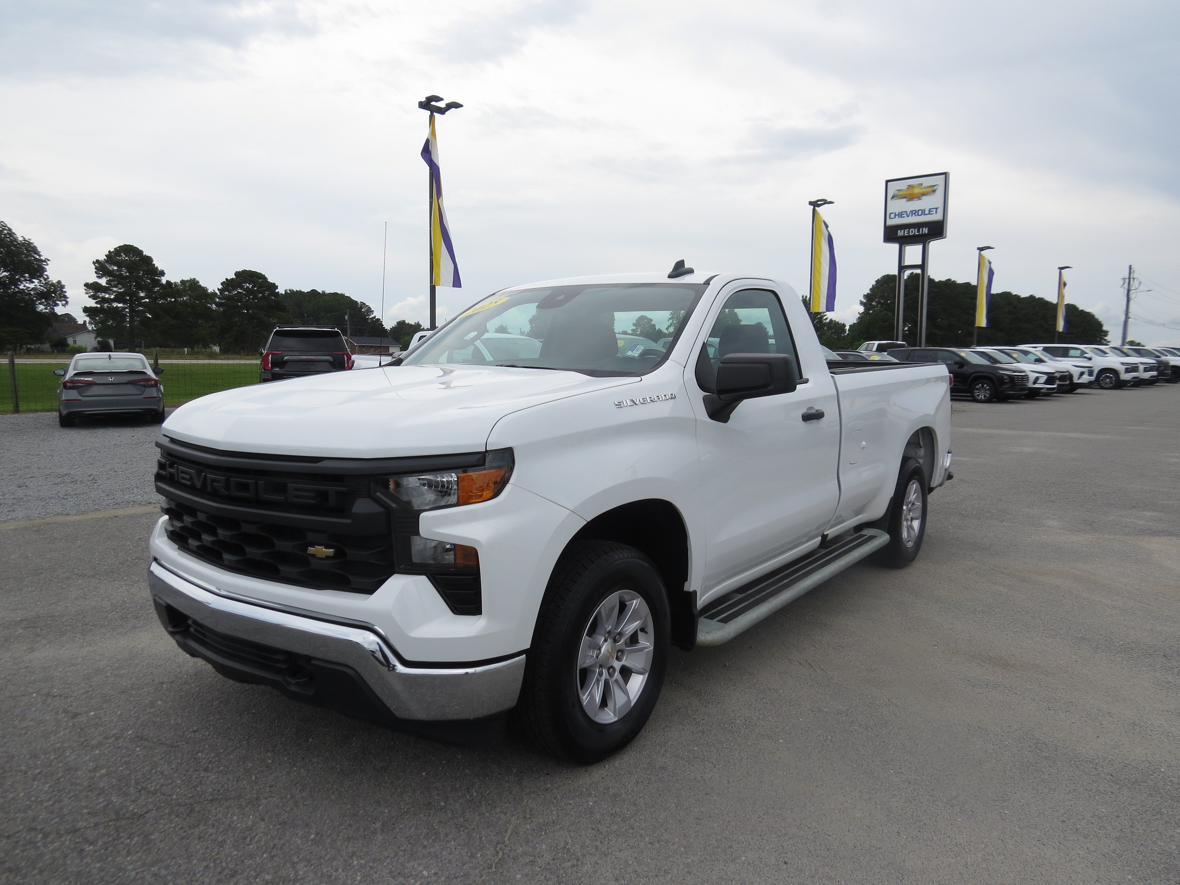 Used 2025 Chevrolet Silverado 1500 W/T RWD image 7