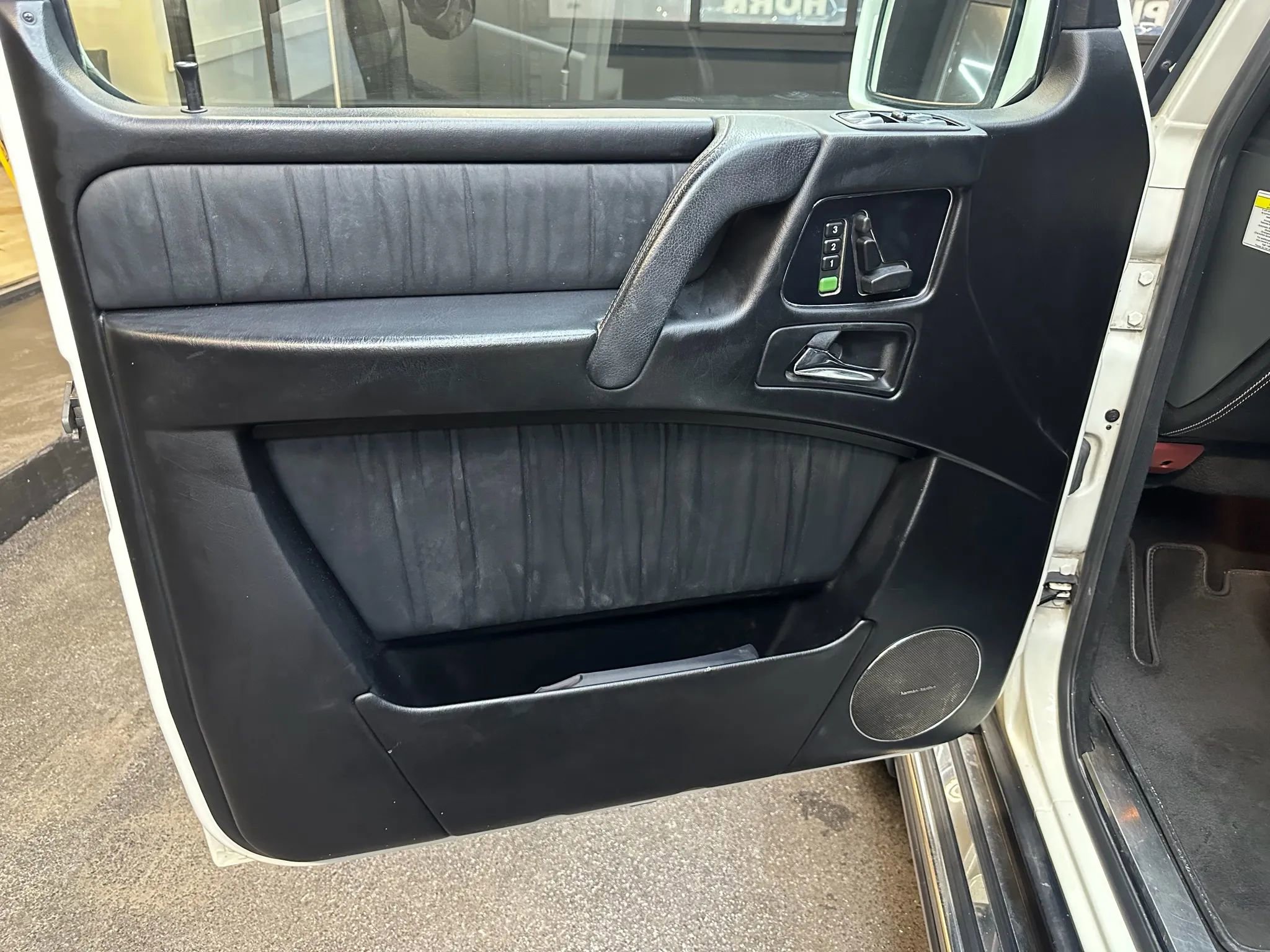Used 2012 Mercedes-Benz G 550 image 8