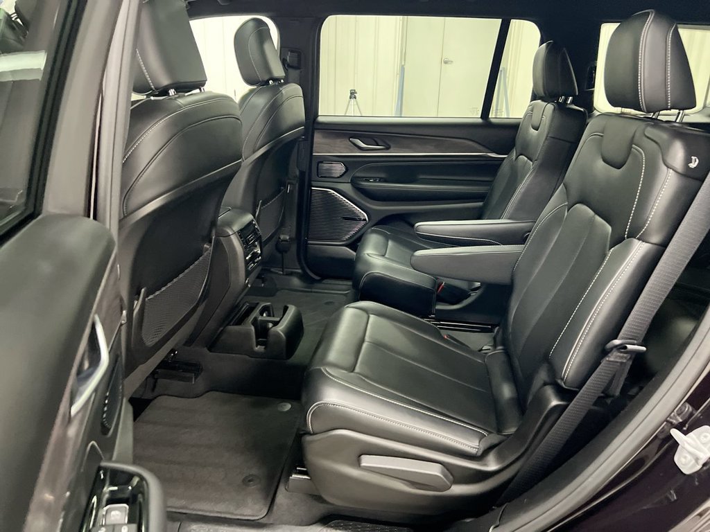 Used 2022 Jeep Grand Cherokee L Overland AWD/4WD image 24