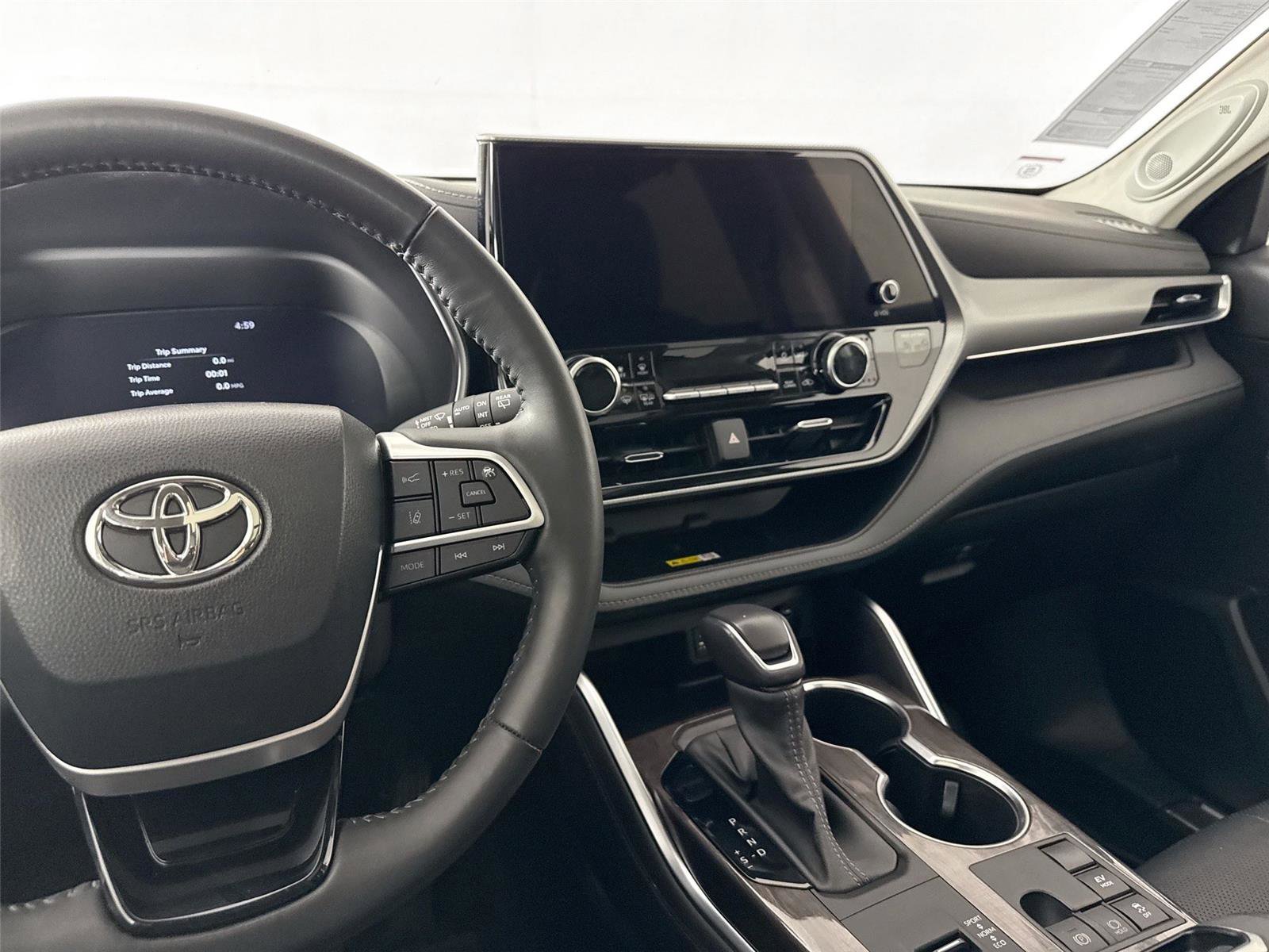 Used 2023 Toyota Highlander Platinum FWD image 34