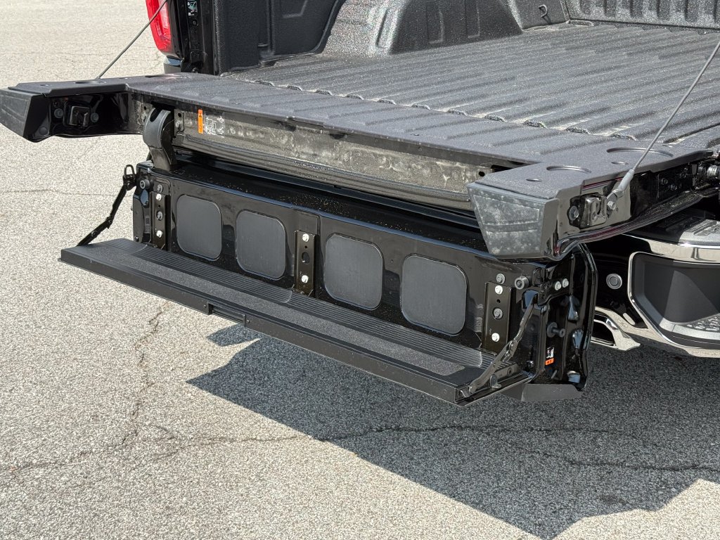 New 2026 GMC Sierra 1500 SLT w/ SLT Premium Plus Package AWD/4WD image 8