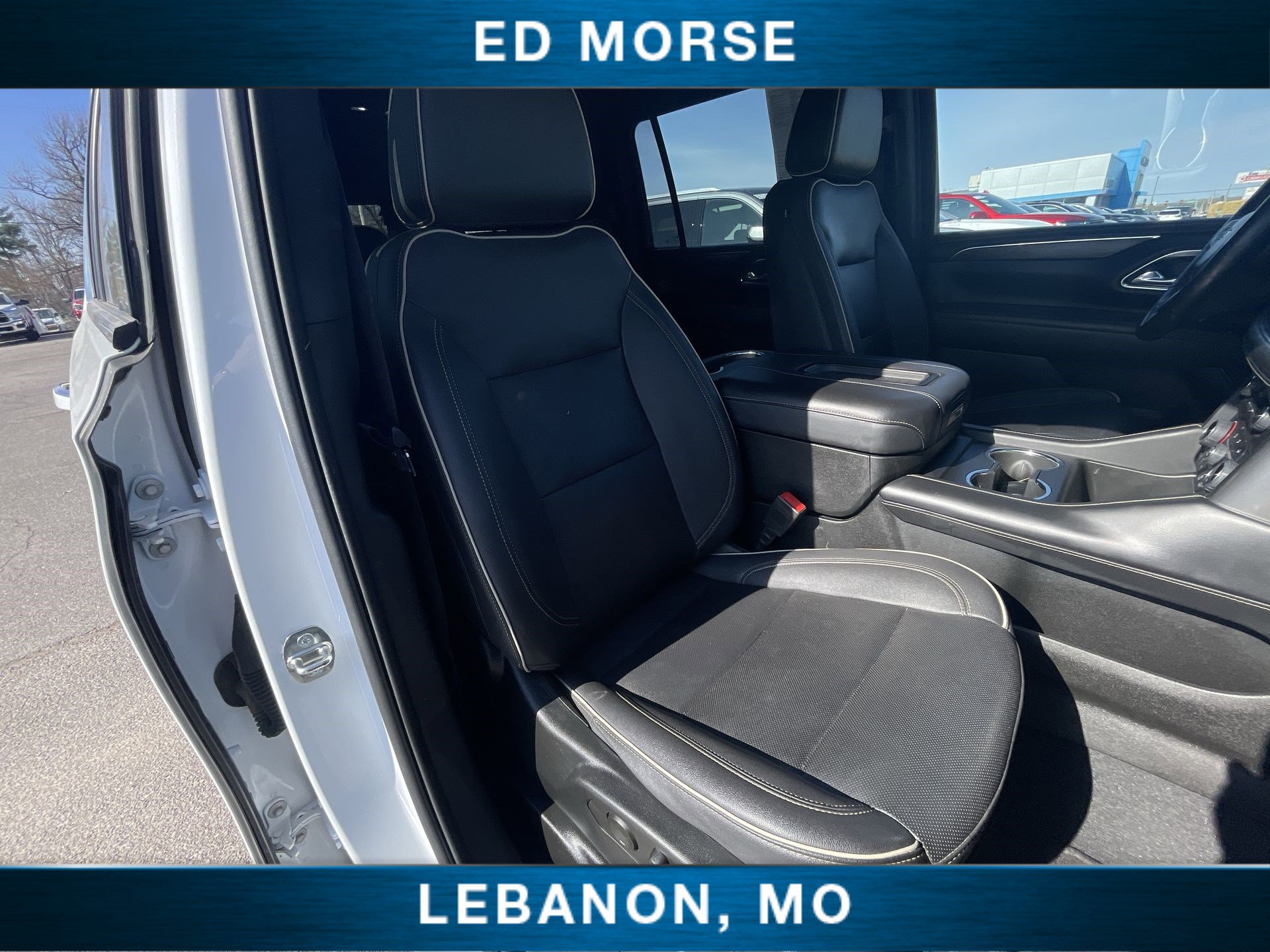 Used 2023 Chevrolet Suburban Premier image 28