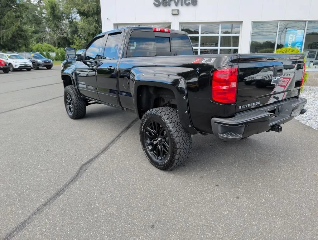 Used 2018 Chevrolet Silverado 1500 LT w/ All Star Edition AWD/4WD image 4