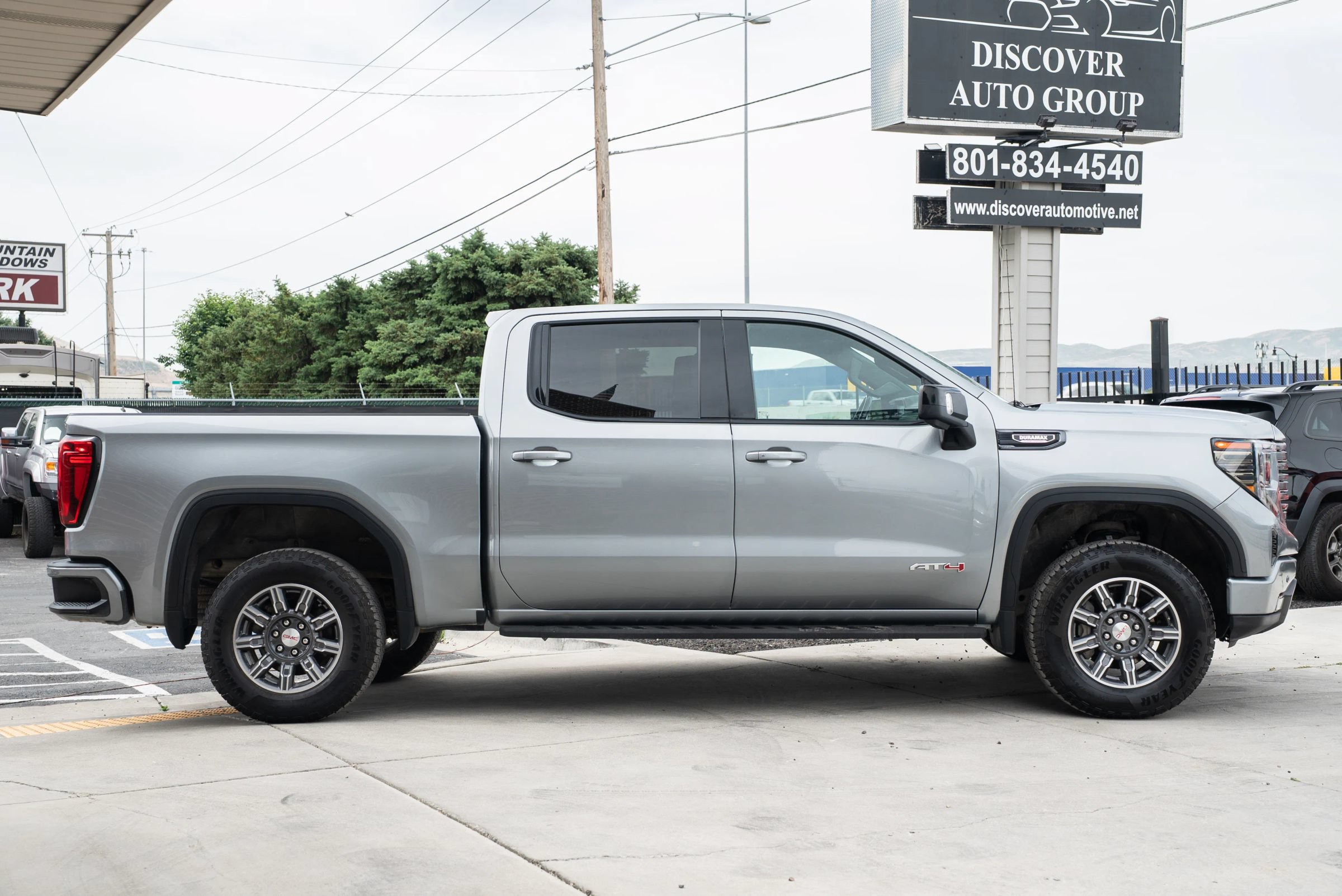 Used 2024 GMC Sierra 1500 AT4 w/ AT4 Premium Package AWD/4WD image 11