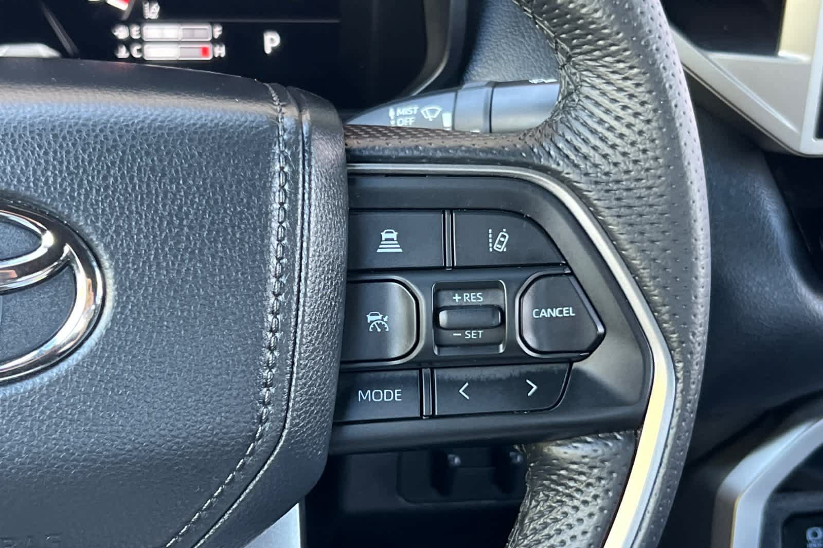 Used 2025 Toyota Tundra Limited AWD/4WD image 27