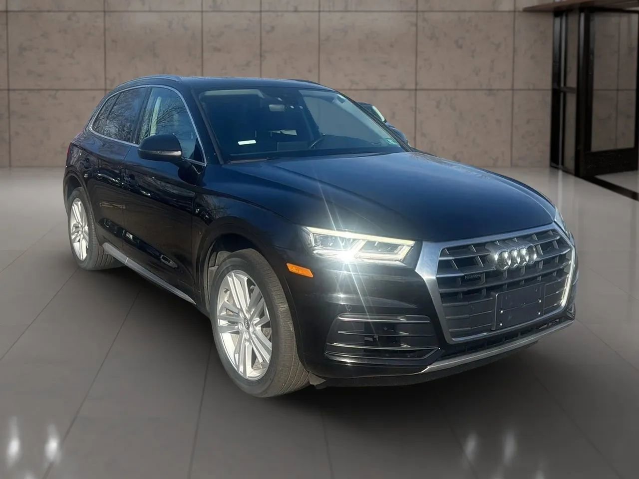 Used 2018 Audi Q5 2.0T Premium Plus w/ Premium Plus Package image 9