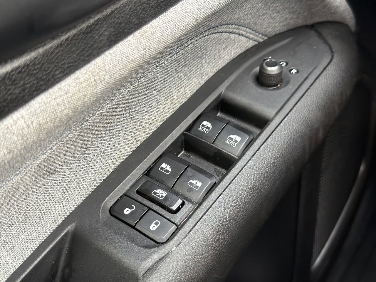 Used 2024 Jeep Compass Latitude AWD/4WD image 11