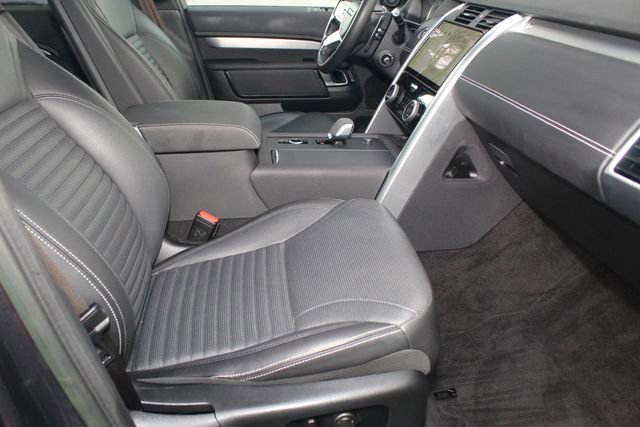 Used 2023 Land Rover Discovery S R-Dynamic image 3