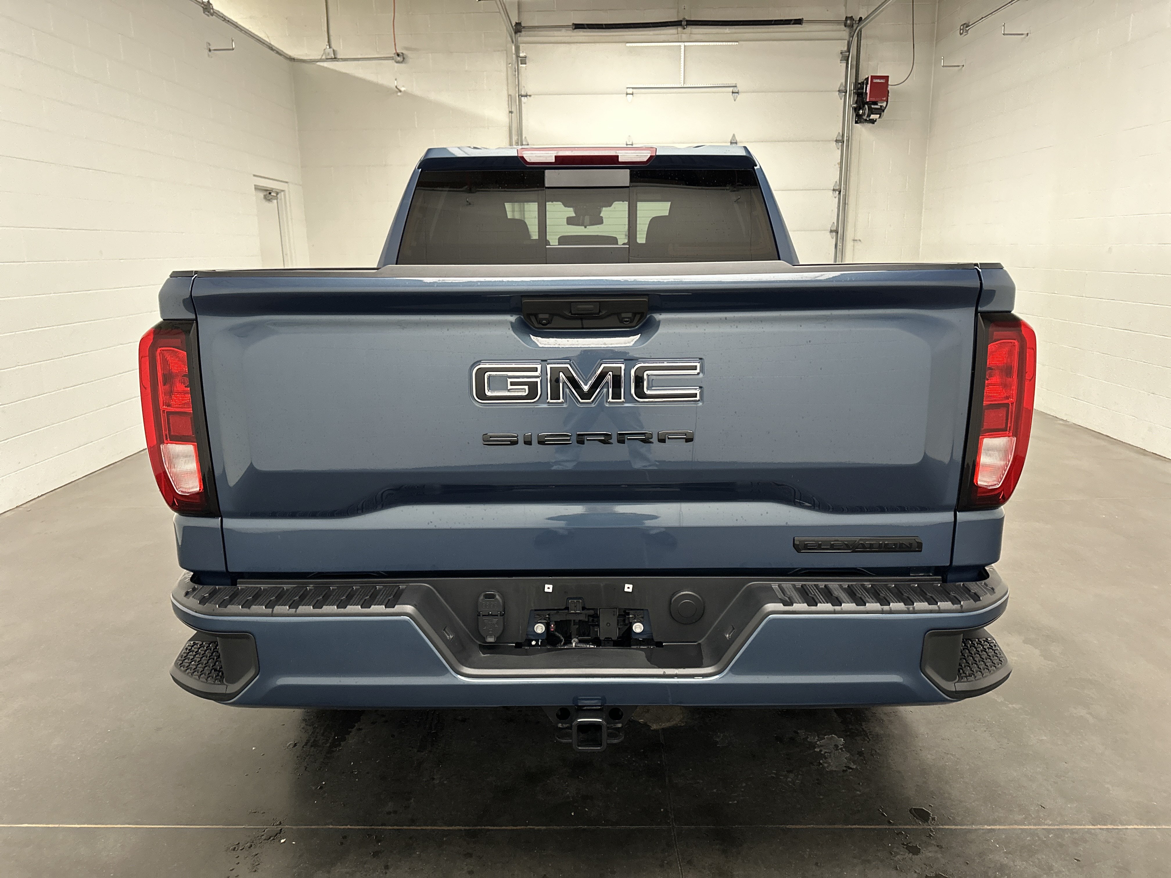 Used 2026 GMC Sierra 1500 Elevation w/ LPO, Elevation Black Package AWD/4WD image 8