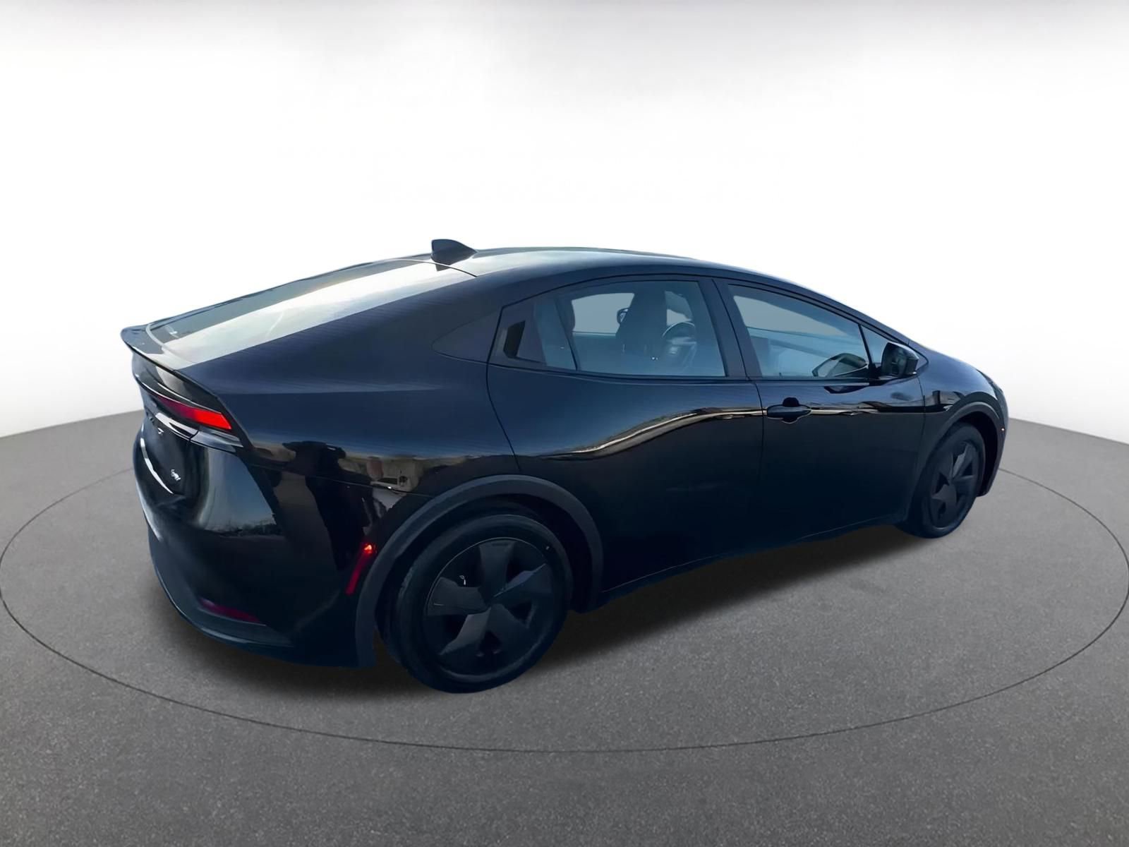 Used 2025 Toyota Prius LE image 16