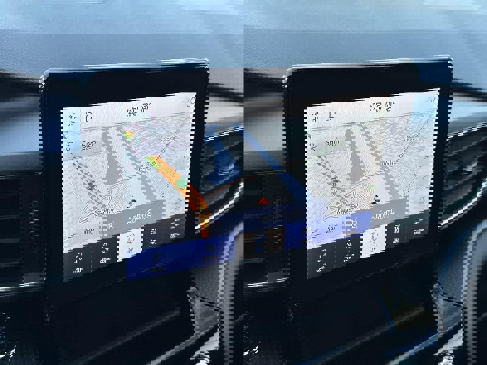 Used 2024 Ford Explorer ST-Line w/ Class IV Trailer Tow Package image 13