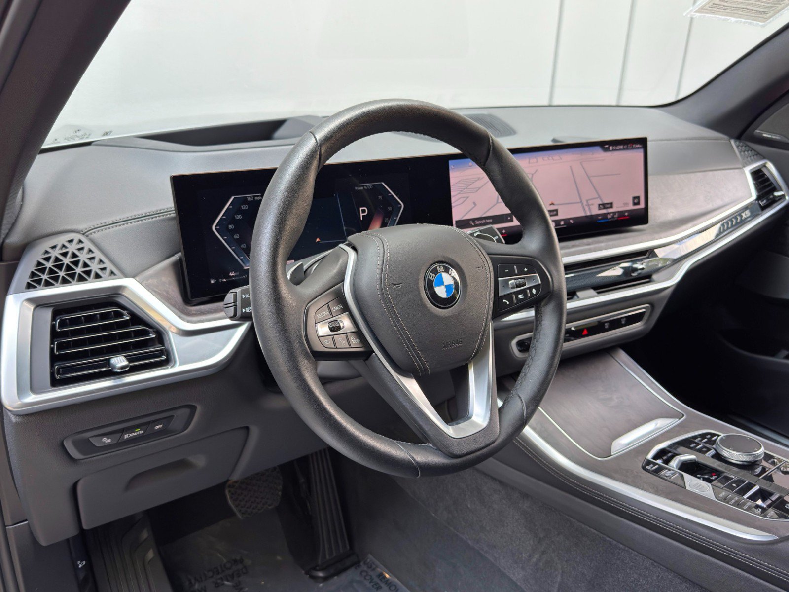 Used 2024 BMW X5 xDrive40i w/ Premium Package AWD/4WD image 14