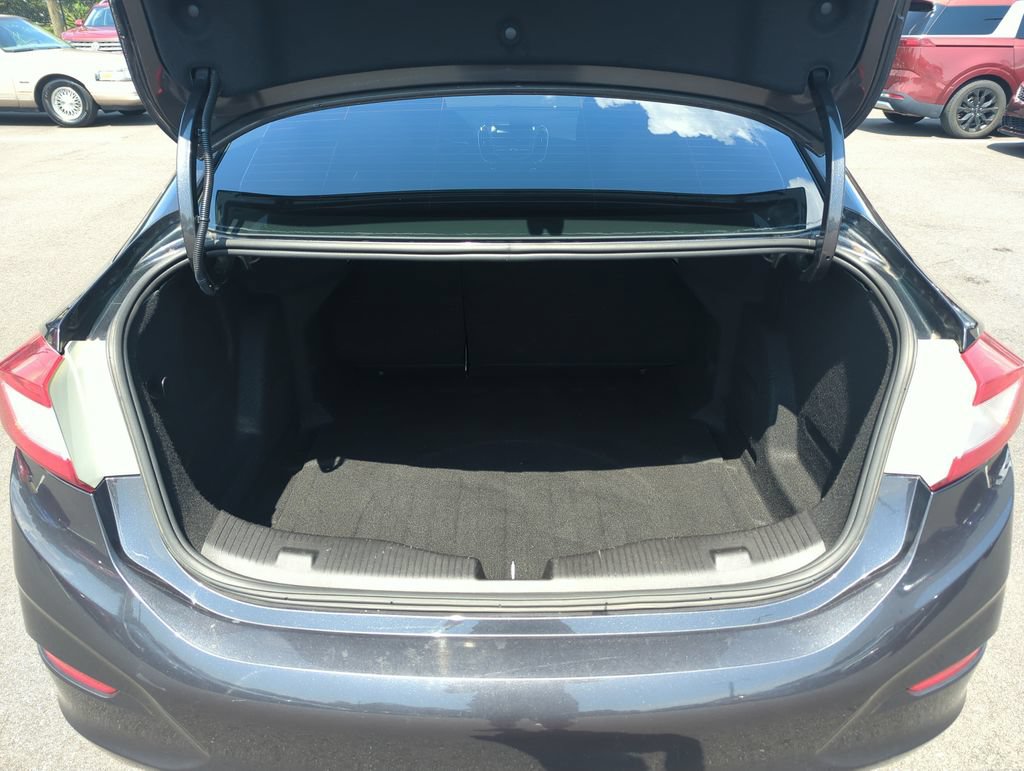 Used 2017 Chevrolet Cruze LT w/ Convenience Package FWD image 29