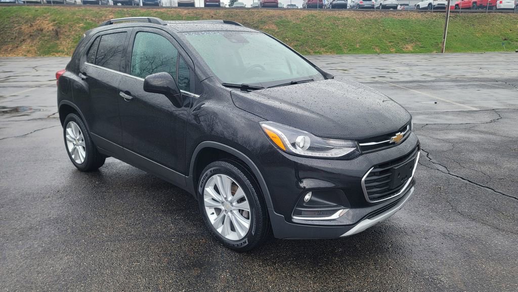 Used 2020 Chevrolet Trax Premier w/ LPO, Cargo Package image 16