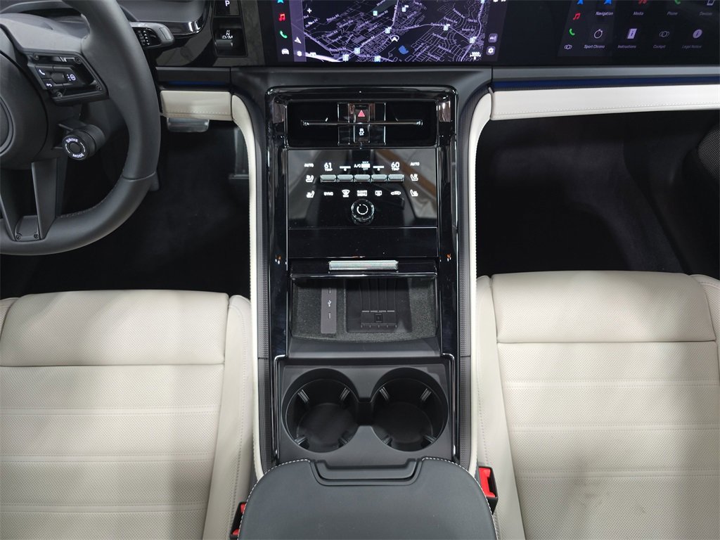 Certified 2025 Porsche Panamera GTS image 20