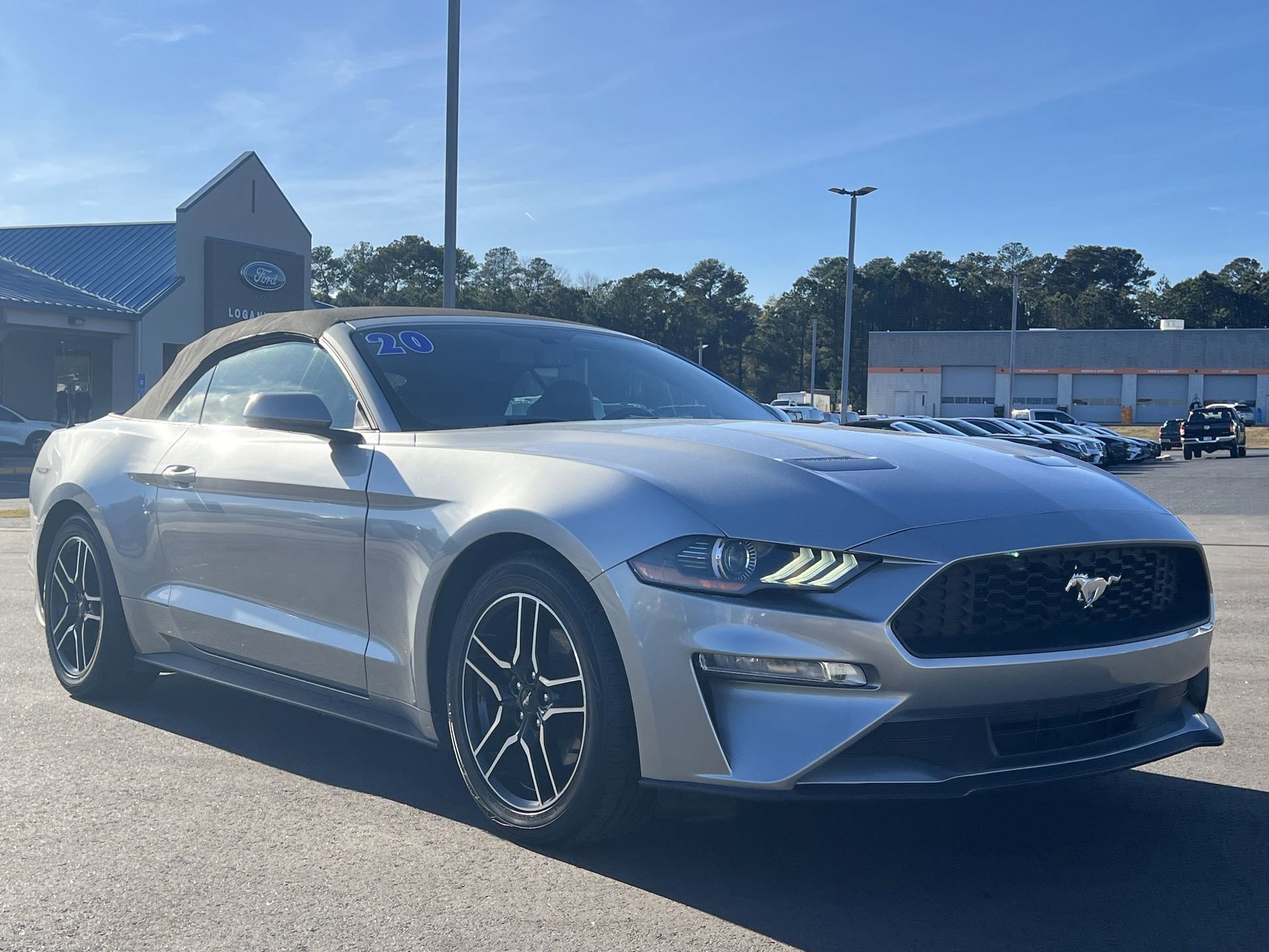 Used 2020 Ford Mustang Premium image 4