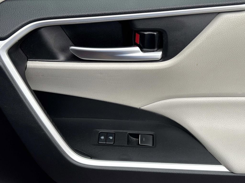 Used 2023 Toyota RAV4 XLE image 19