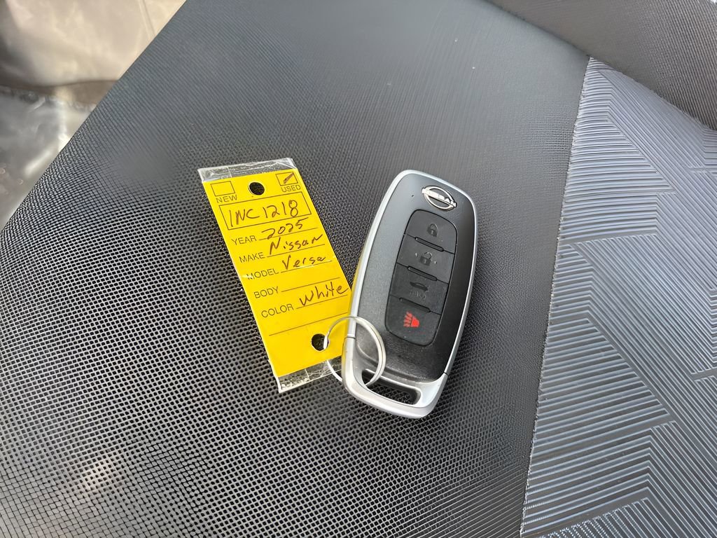 Used 2025 Nissan Versa SV image 30