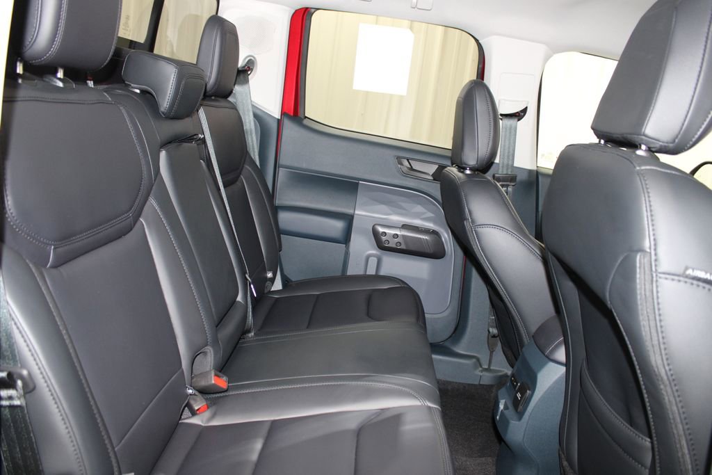 New 2025 Ford Maverick Lariat w/ Black Appearance Package image 28