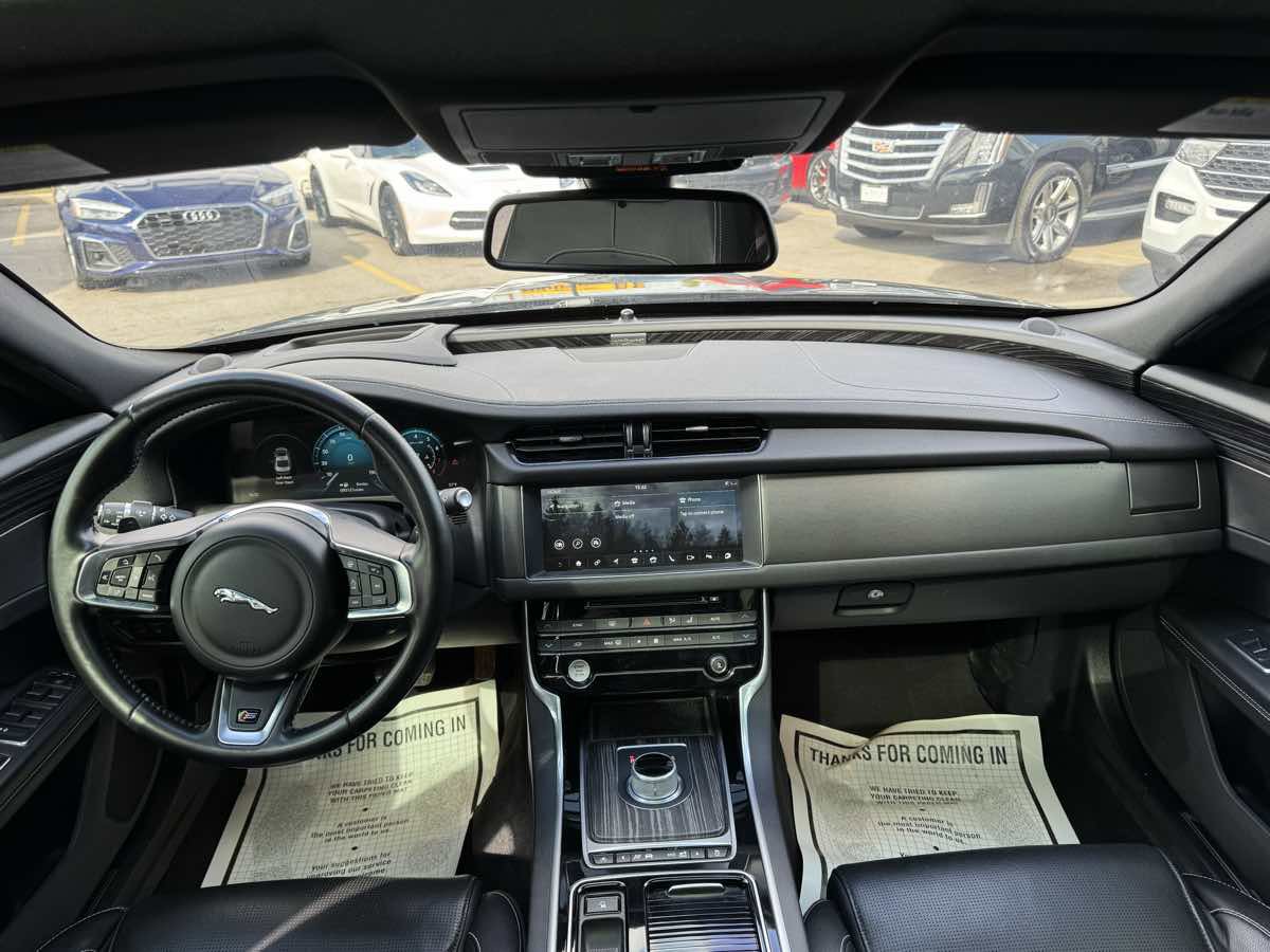 Used 2016 Jaguar XF S image 22