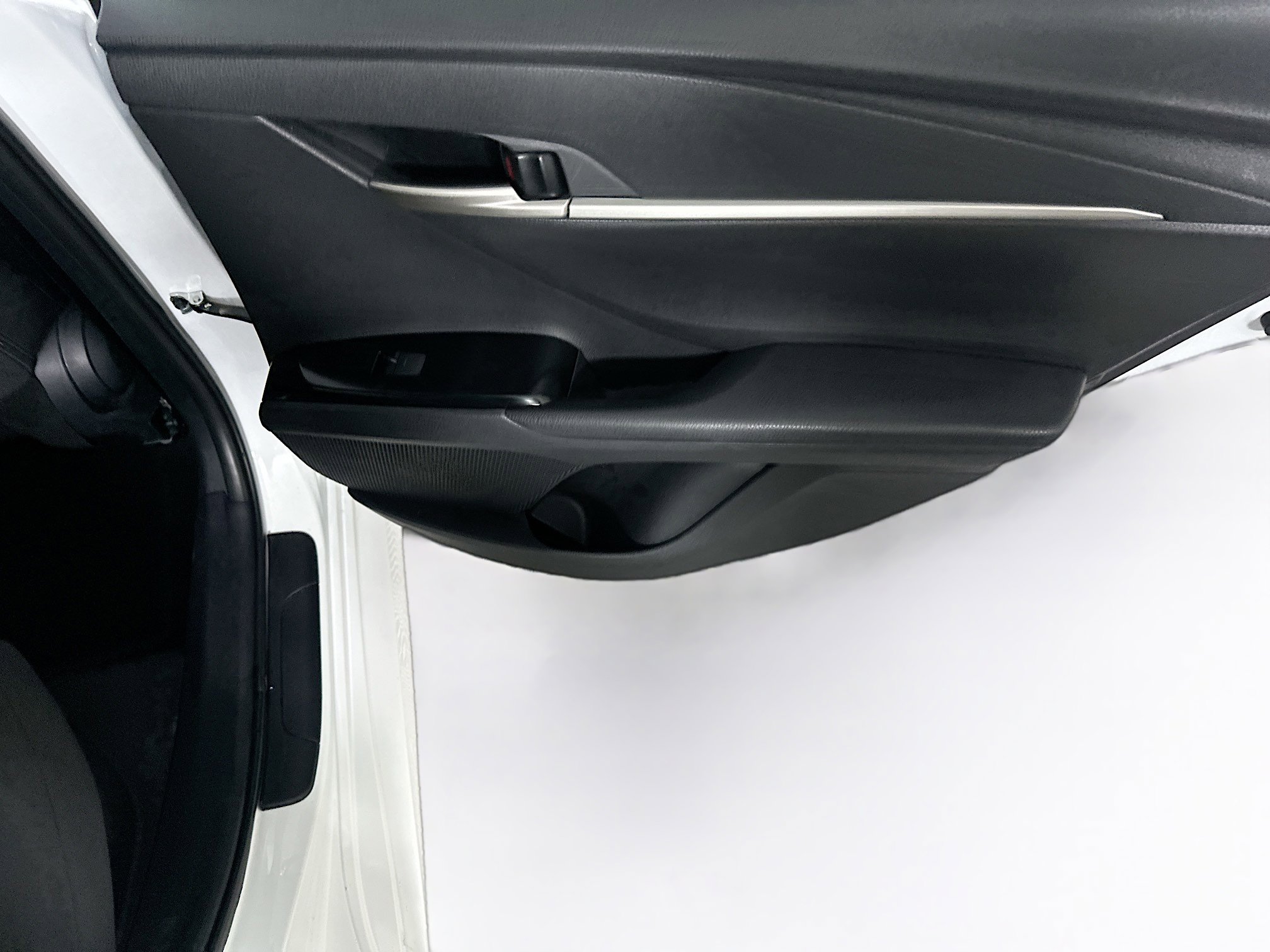 Used 2025 Toyota Camry LE image 29