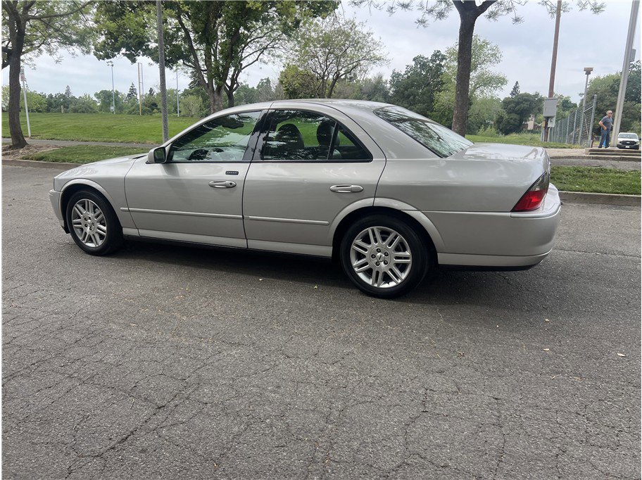 Used 2004 Lincoln LS image 4