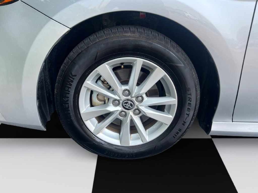 Used 2025 Toyota Camry LE FWD image 14