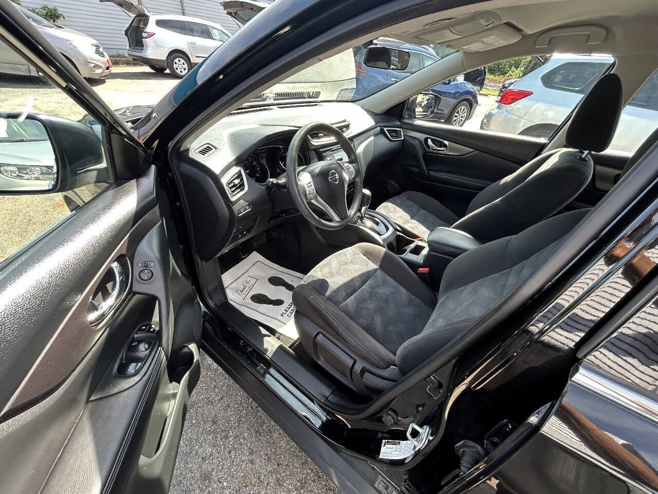Used 2015 Nissan Rogue S AWD/4WD image 6