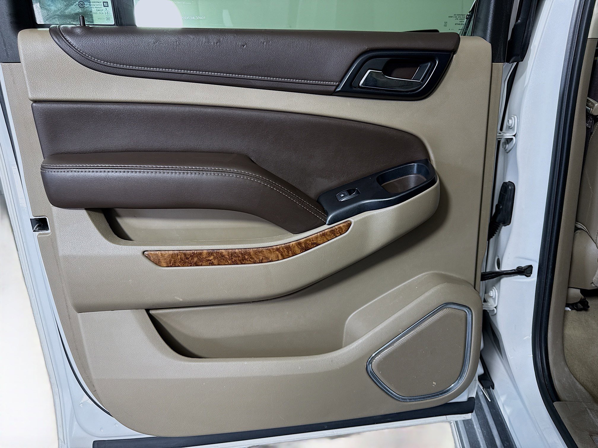 Used 2019 Chevrolet Suburban Premier RWD image 26