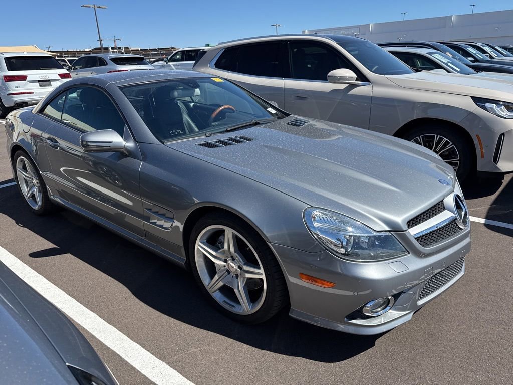 Used 2011 Mercedes-Benz SL 550 image 2