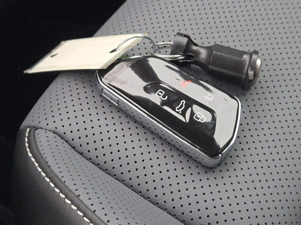 New 2026 Volkswagen Tiguan SE R-Line image 15