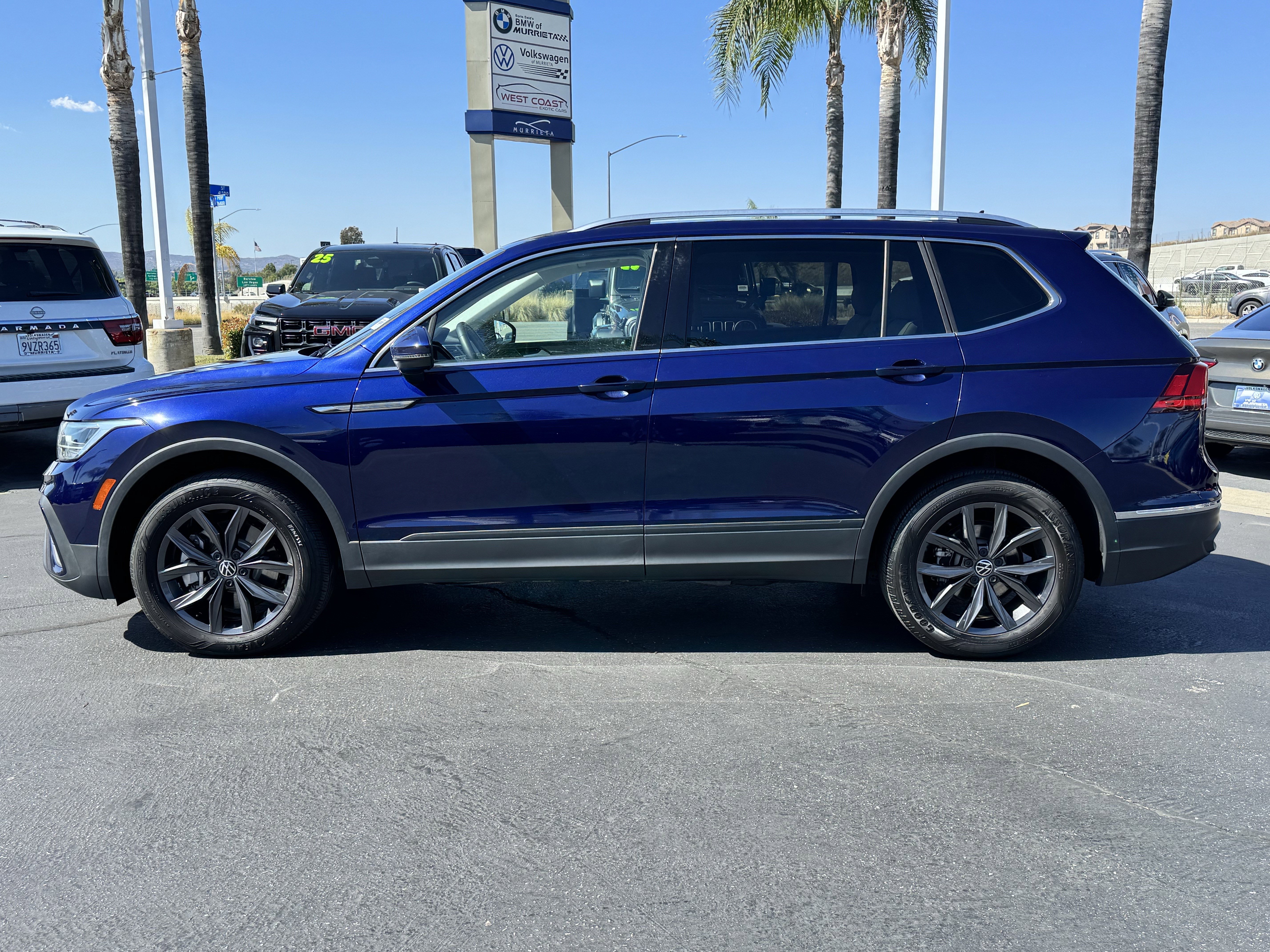 Certified 2023 Volkswagen Tiguan SE w/ Panoramic Sunroof Package FWD image 9