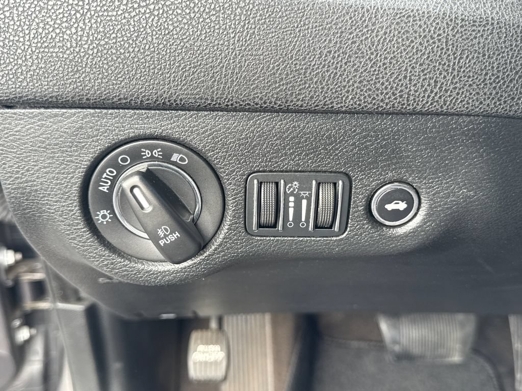 Certified 2013 Buick Regal Premium FWD image 15