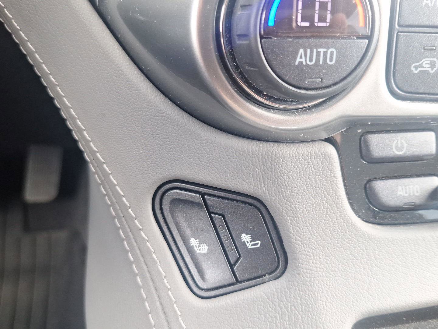 Used 2019 Chevrolet Tahoe LT w/ LT Signature Package AWD/4WD image 37